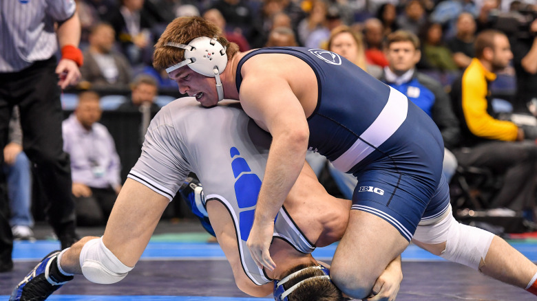 Penn State wrestler takes down opponent