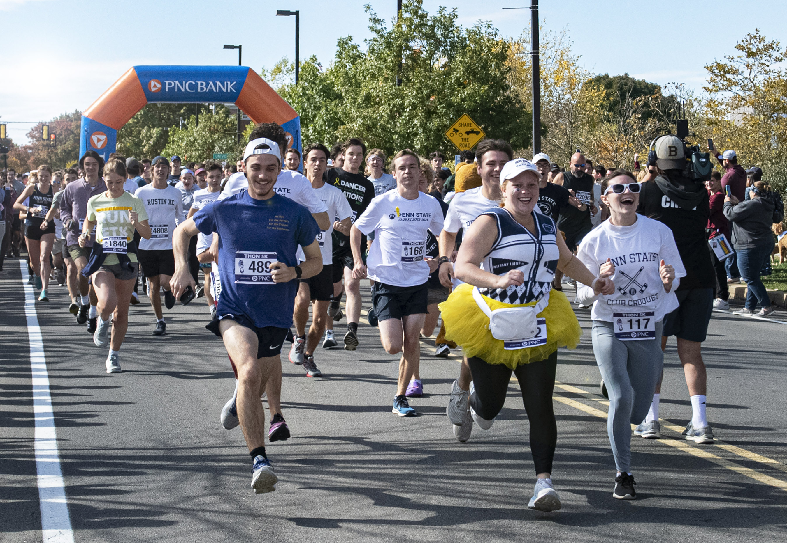 runners at the starting line of the THON 5k