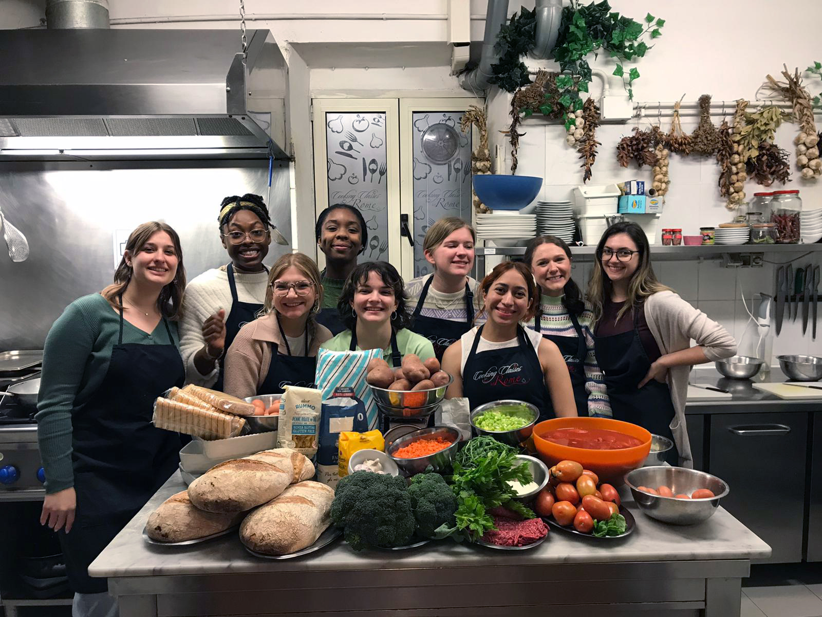 PSYCH 299 students attended a cooking class in Rome.