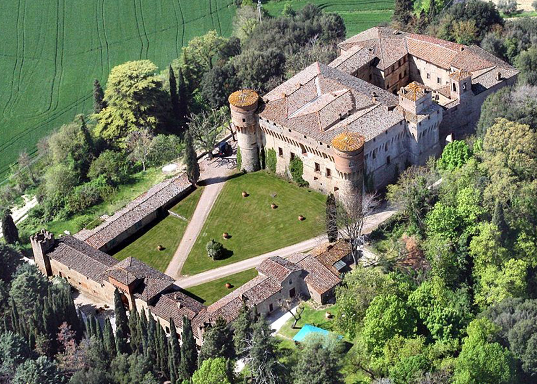 An aerial view of the second courtyard of the Ranieri Castle. 