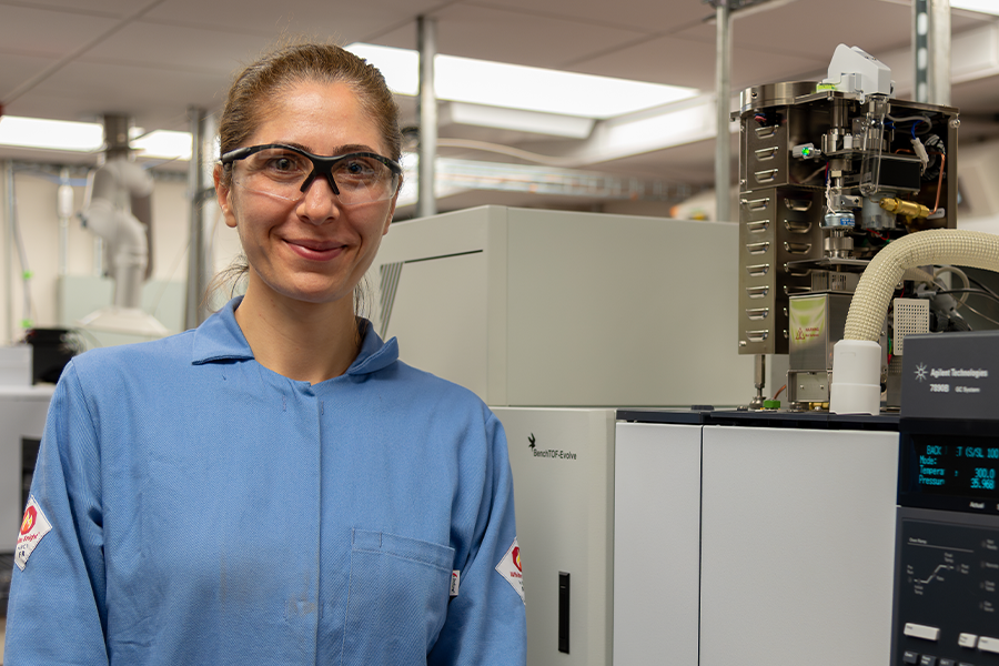 Hilal Ezgi Toraman smiling in research lab