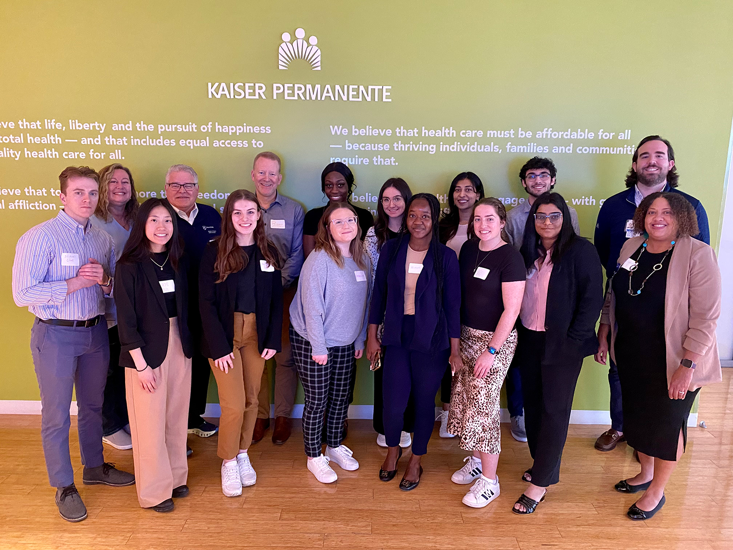 Group picture of MHA students and faculty at Kaiser Permanents in Washington, DC.