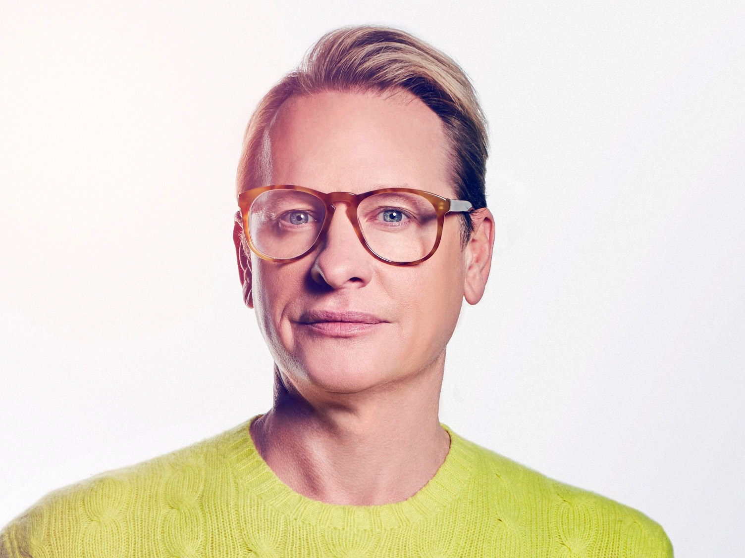 Headshot of Carson Kressley