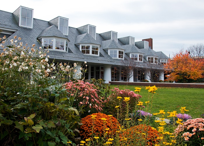 Exterior of Hintz Family Alumni Center