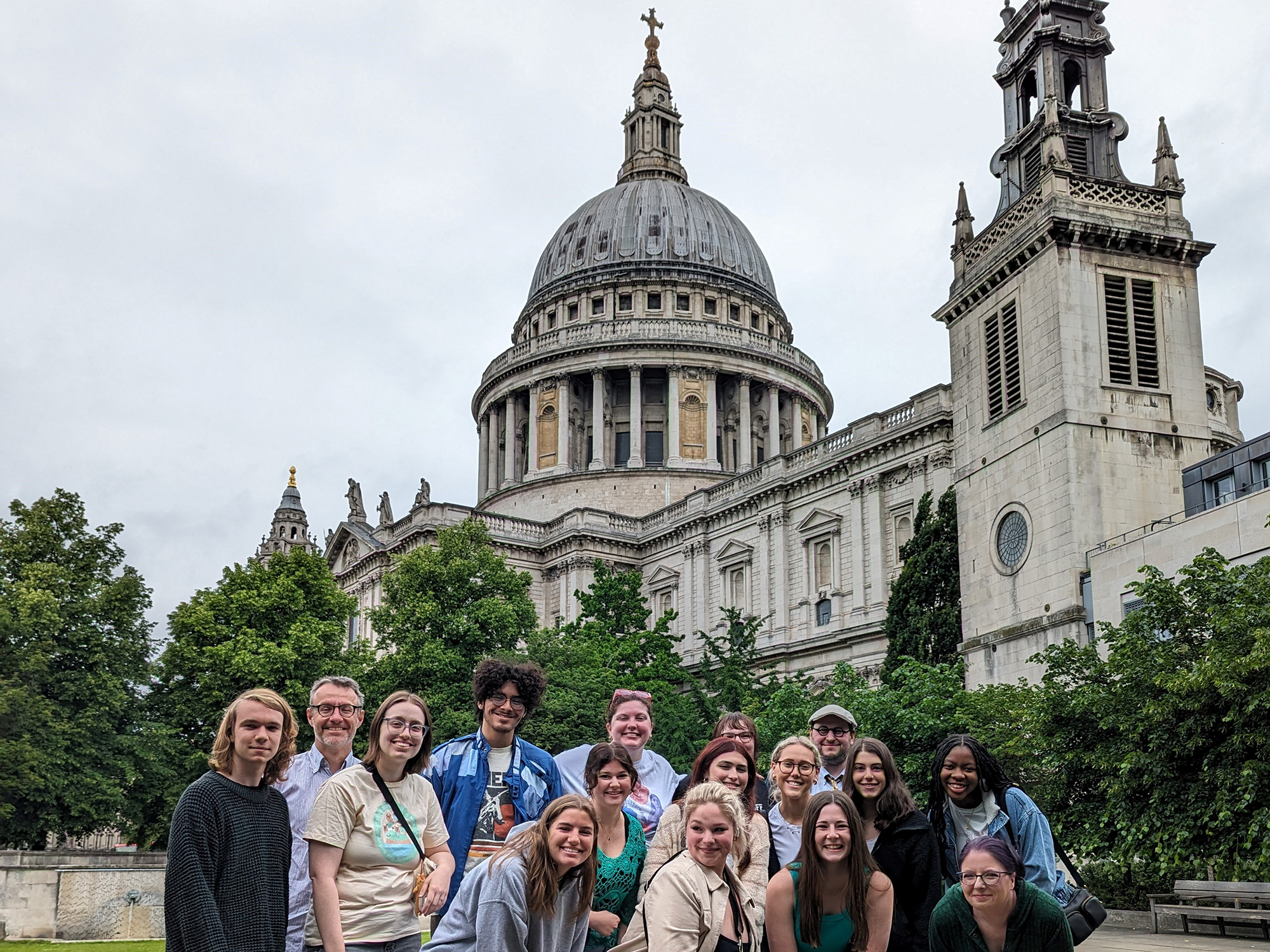 Students stand as a group in front of St. Paul’s Cathedral in London