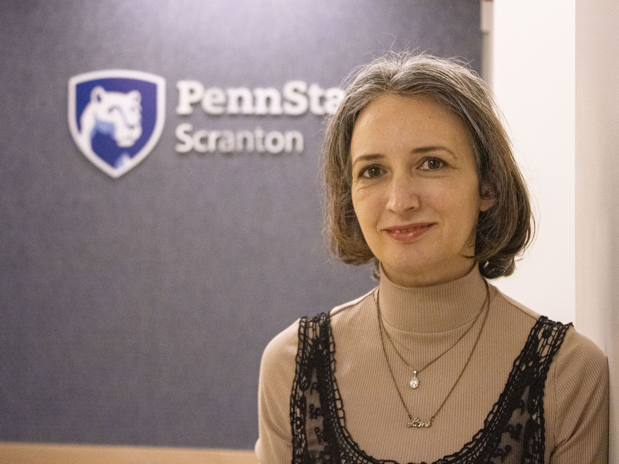 headshot of physics professor Agnes Kim