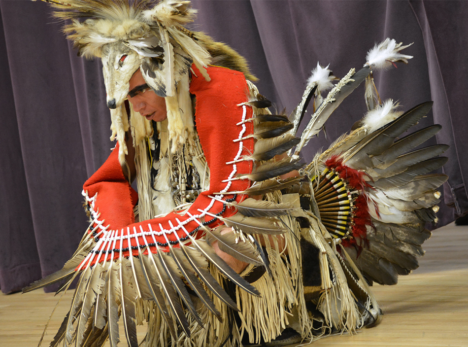 Piscataway Nation Singer wearing traditional indigenous garb