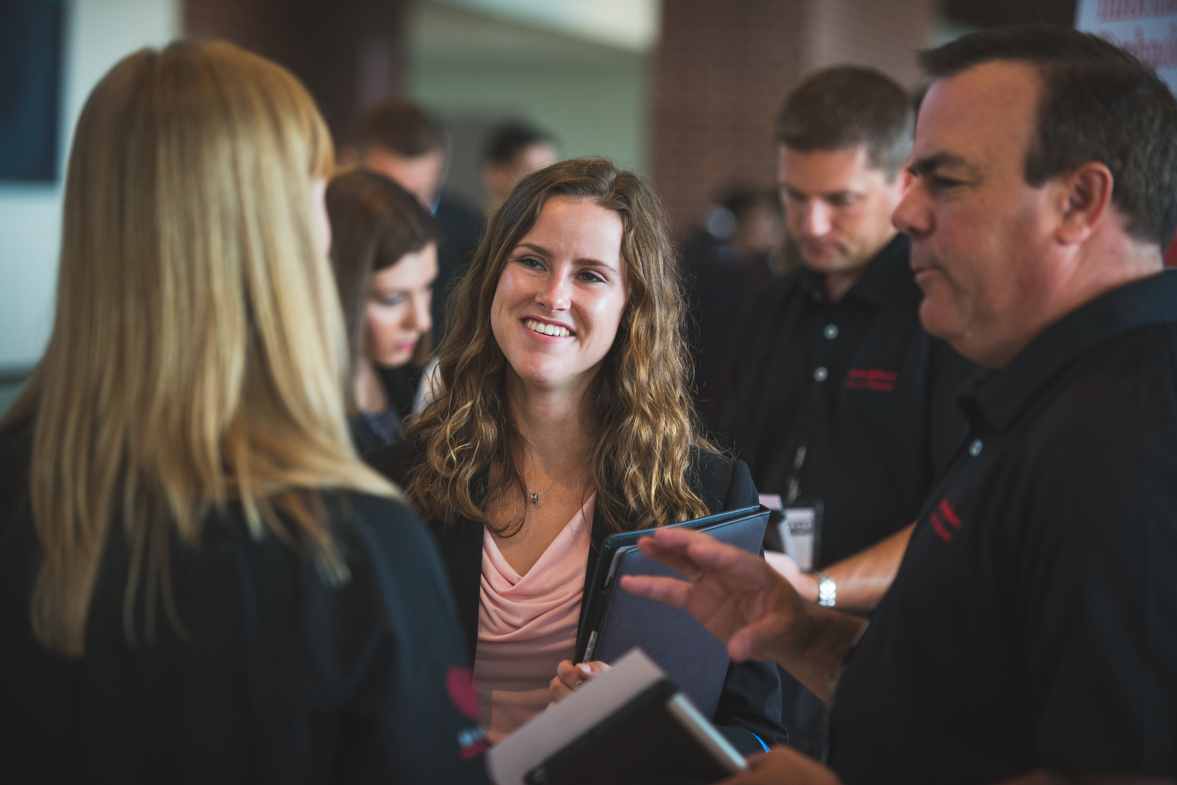 Student speaking with recruiter