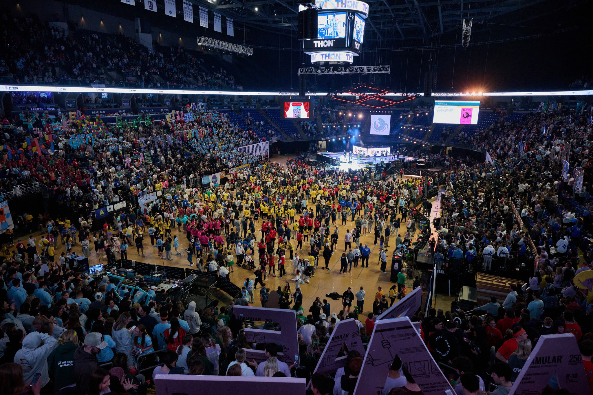 wide shot of Bryce Jordan Center during THON