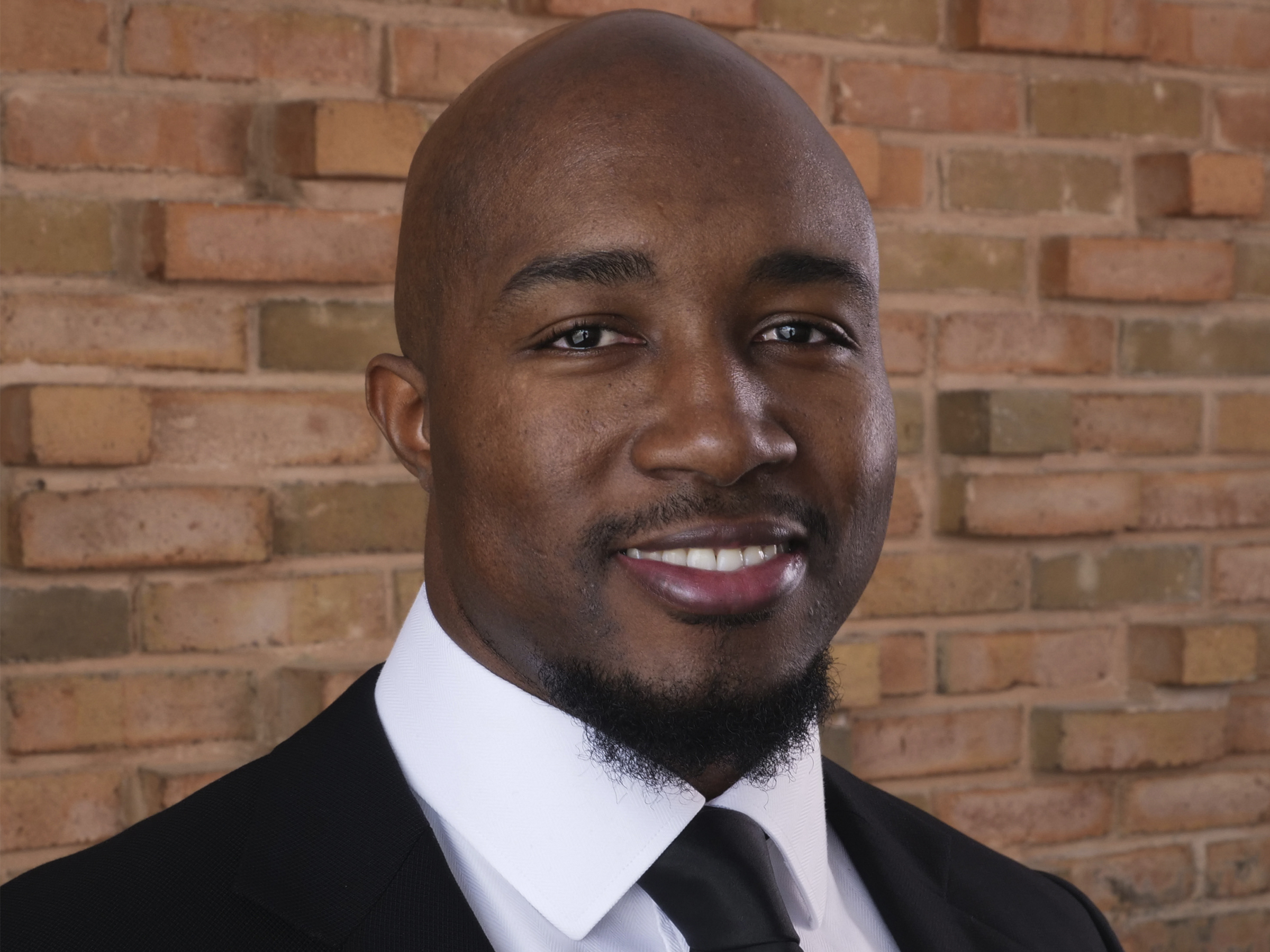 Deryck Toles headshot