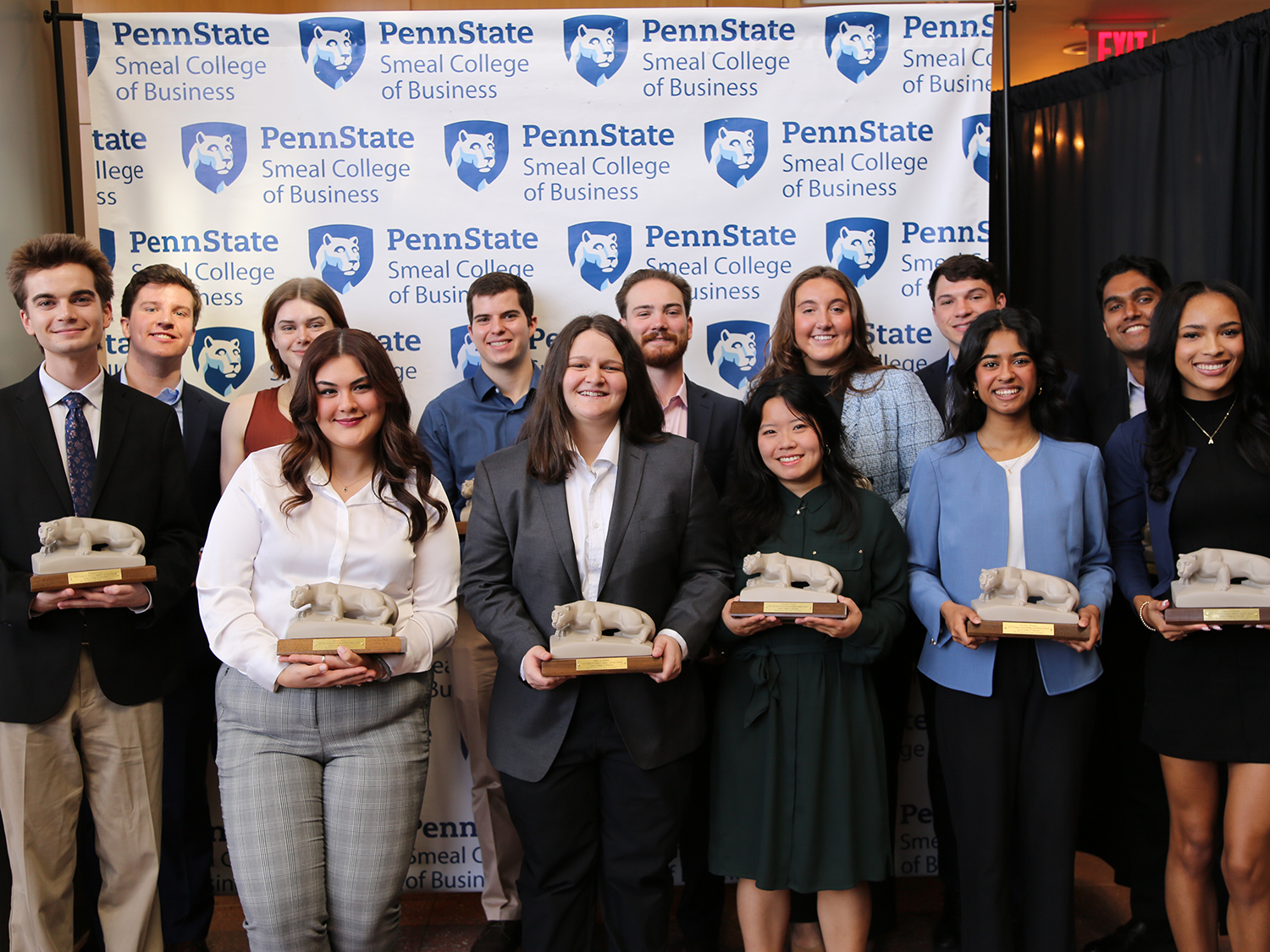 A photo of the 13 Smeal 2025 Senior Award winners
