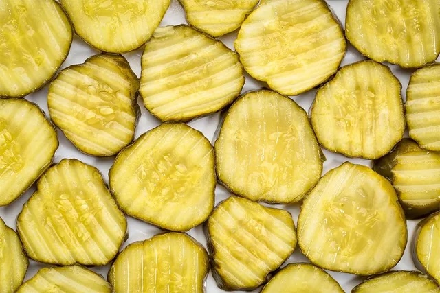 sliced pickles 