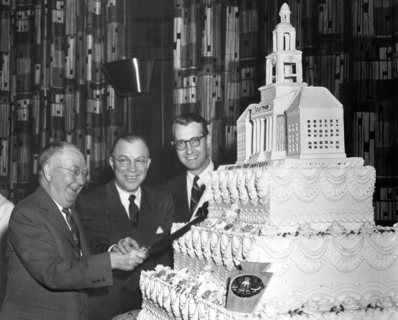 Penn State's 100th birthday Old Main cake