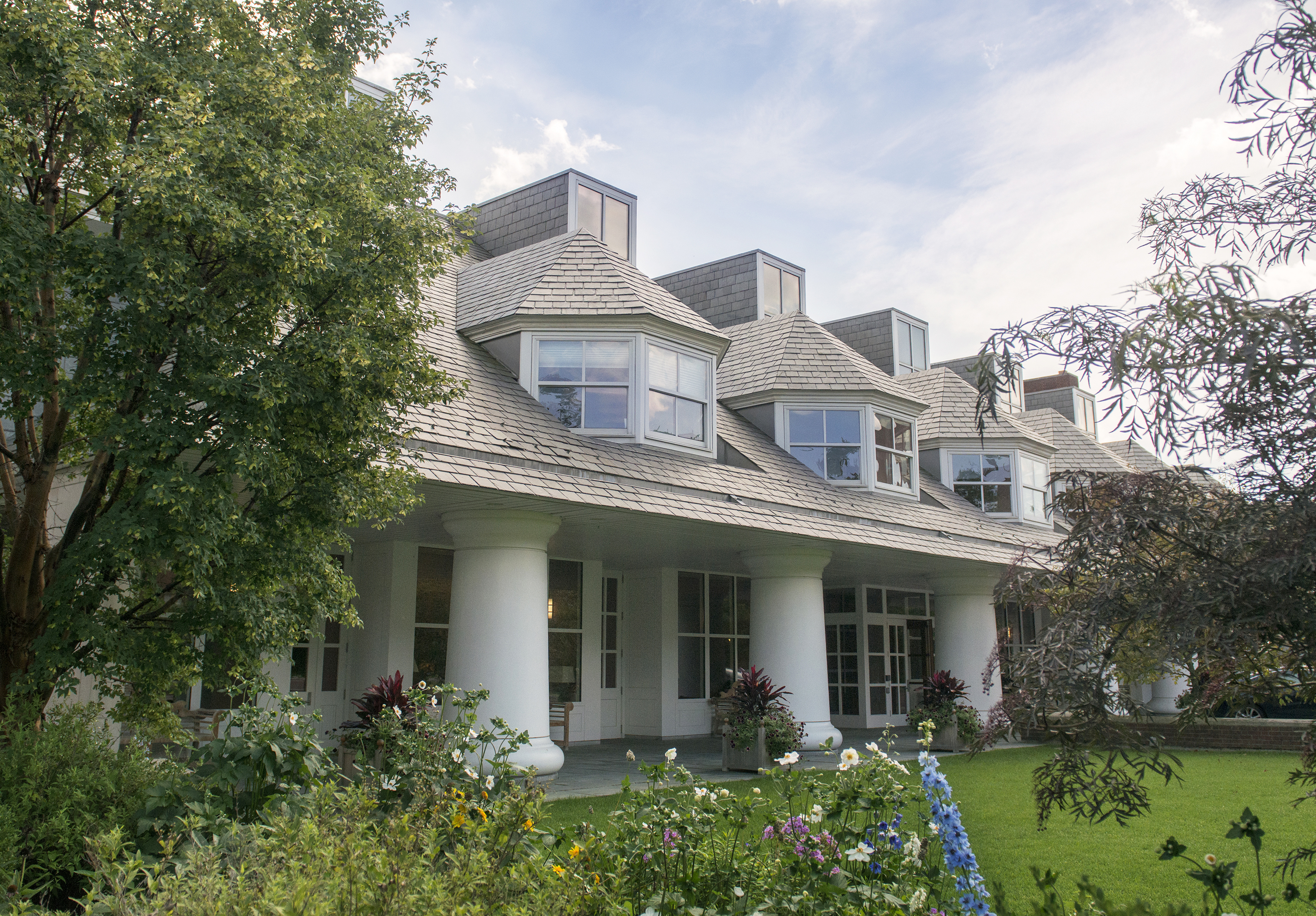 Hintz Alumni Center