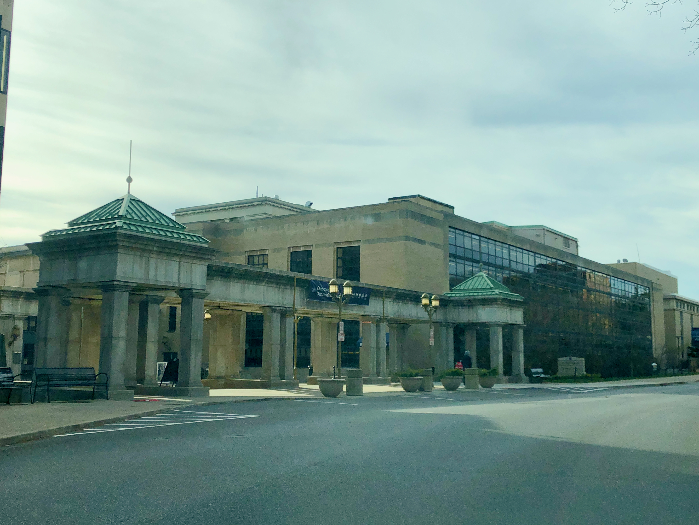 exterior photo of large library building