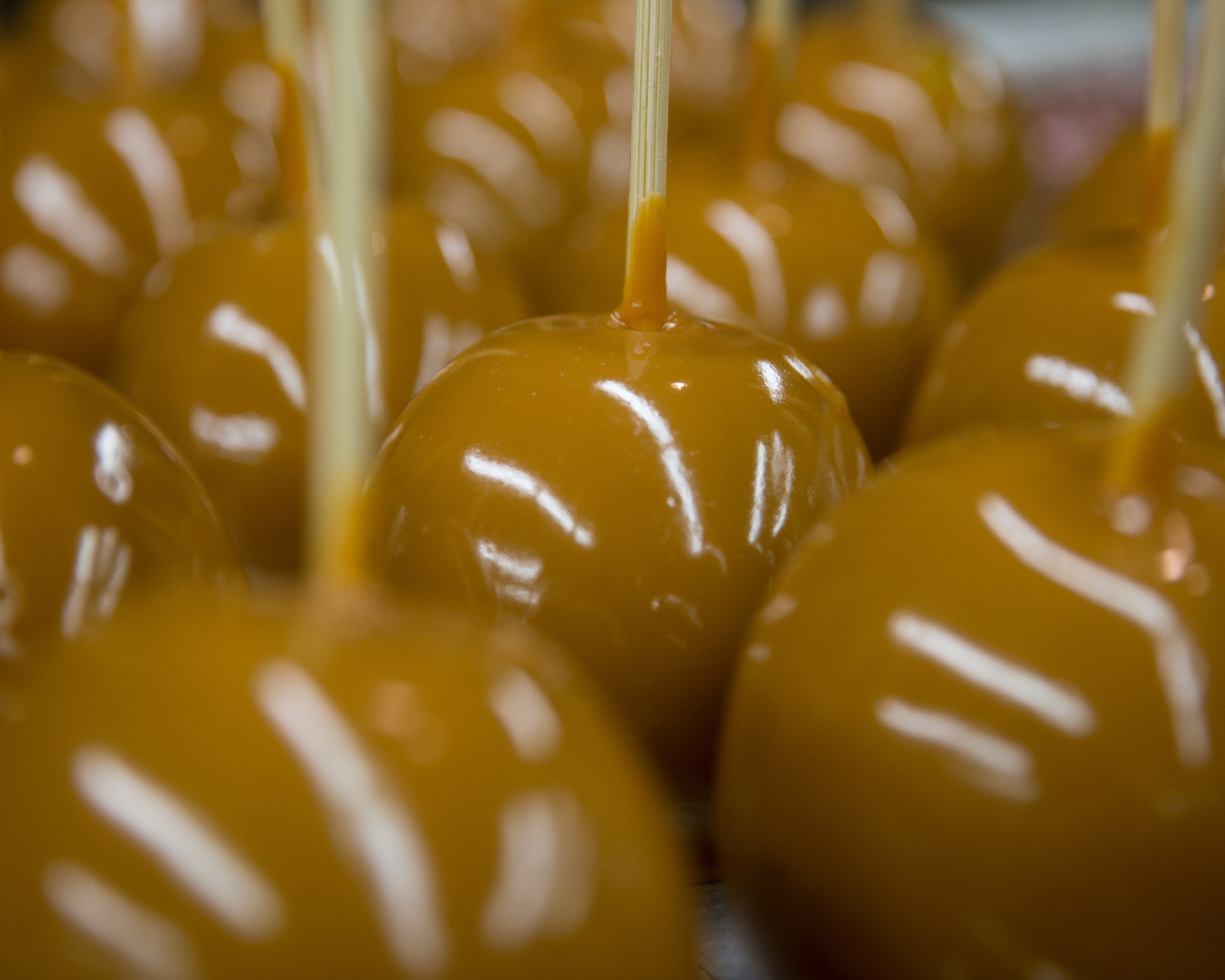 caramel apples