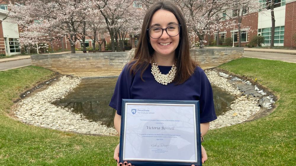Eberly graduate student receives Excellence in Mentoring Award | Penn ...