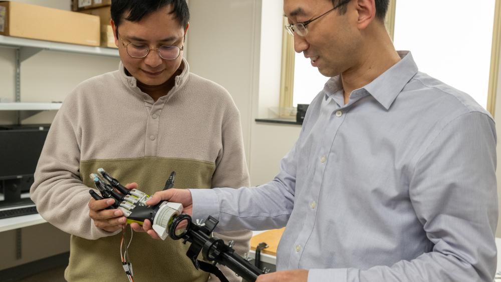 From $30,000 to $200: These Berkeley students hope to slash the cost of  prosthetic hands with… - Fung Institute for Engineering Leadership