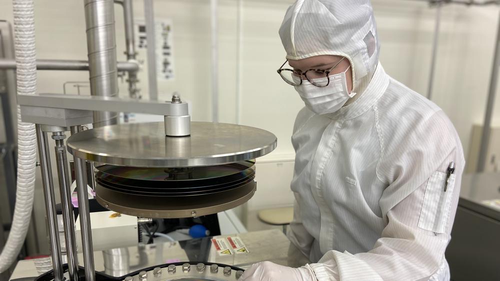 Journey in glass takes EMS doctoral student to Japan Penn State