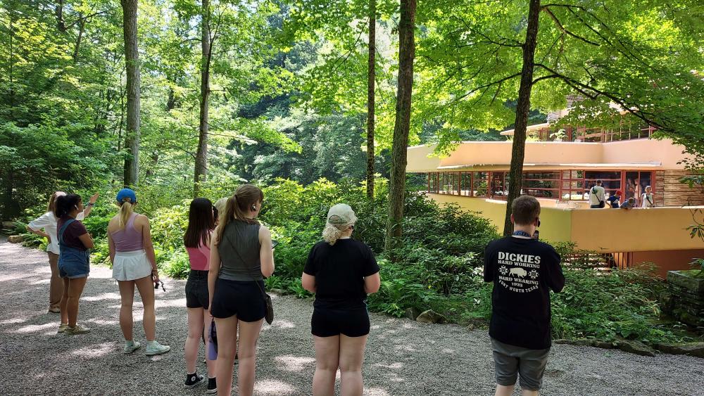 Students learn about highperformance buildings during Pittsburgh