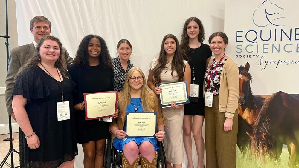 Equine science faculty, students earn recognition at international meeting | Penn State University