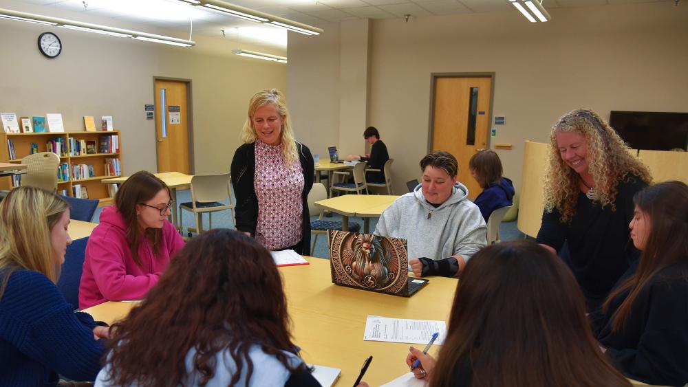 Penn State Altoona faculty lead students in collaborative poetry project | Penn State University