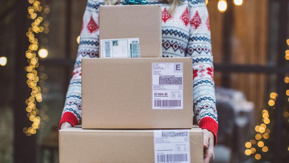 Q&A: How will recent economic disruptions impact the holiday shopping season?