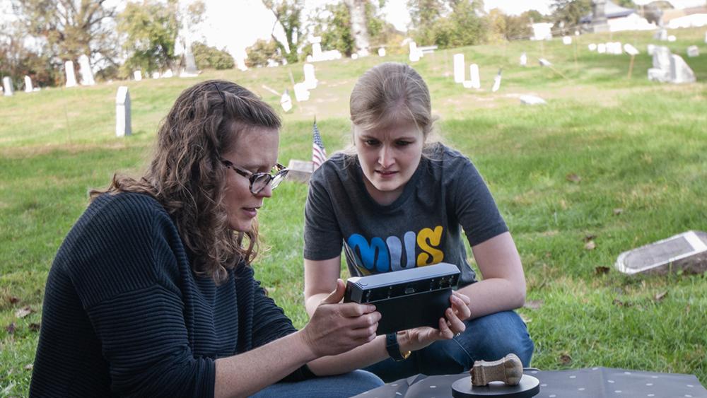 Teaching with technology: Virtual reality, 3D scanning in humanities classrooms