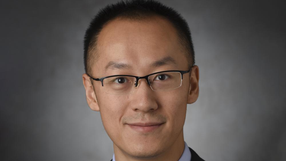 Chen recieves Graduate Faculty Teaching Award