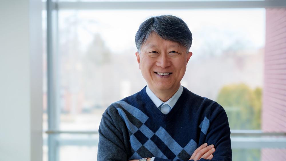 IST faculty member awarded fellowship to study claim-making and fact-checking