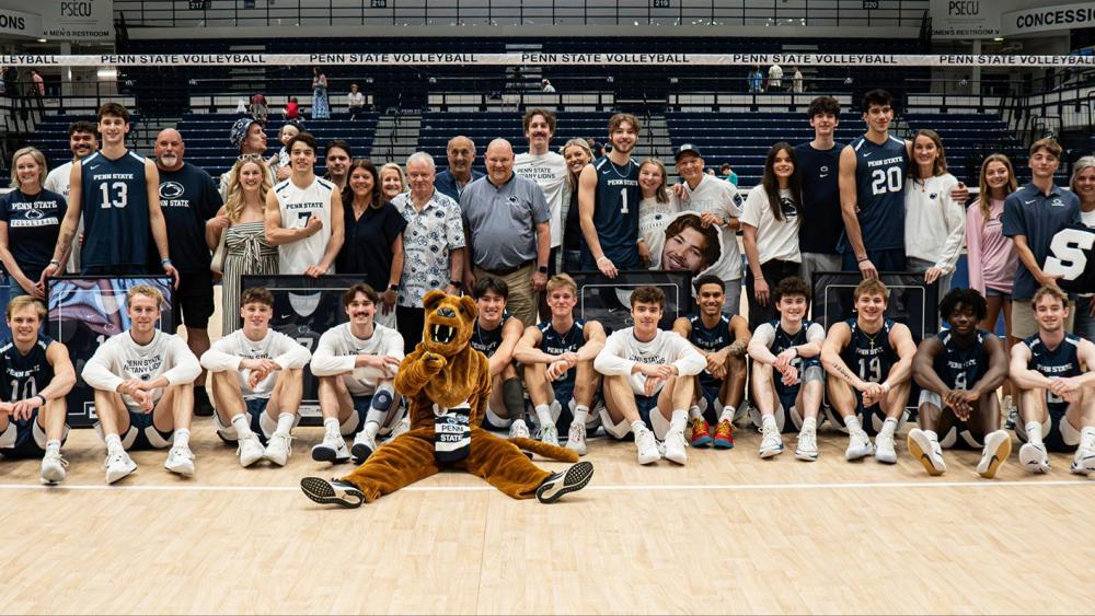 Men's volleyball clinches EIVA regular season title