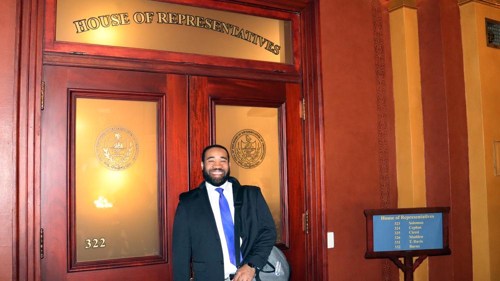 World Campus sends students to participate in Capital Day for first time