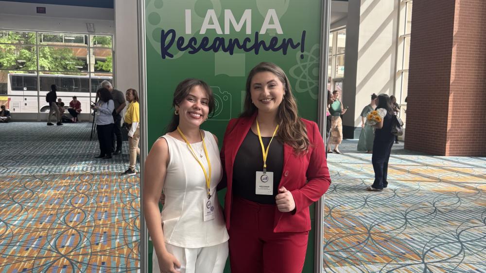 Two first-gen undergrads present at national conference