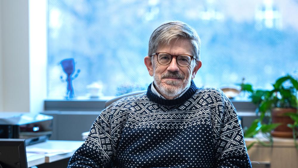 Профессор Пенн-Стейта рассказал, как научить ученых писать убедительно и почему ИИ не заменит автора