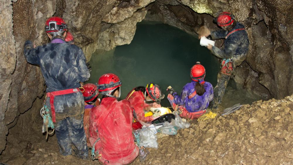 Astrobiology students explore alien environment on Earth | Penn State ...