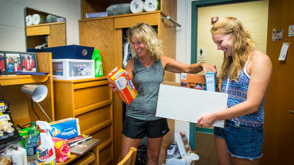 Movein day brings 1,200 new students to Penn State Behrend Penn
