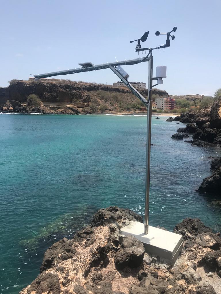 This prototype station has been operational in the landing port in Praia has just been installed after rigorous testing at UniCV.