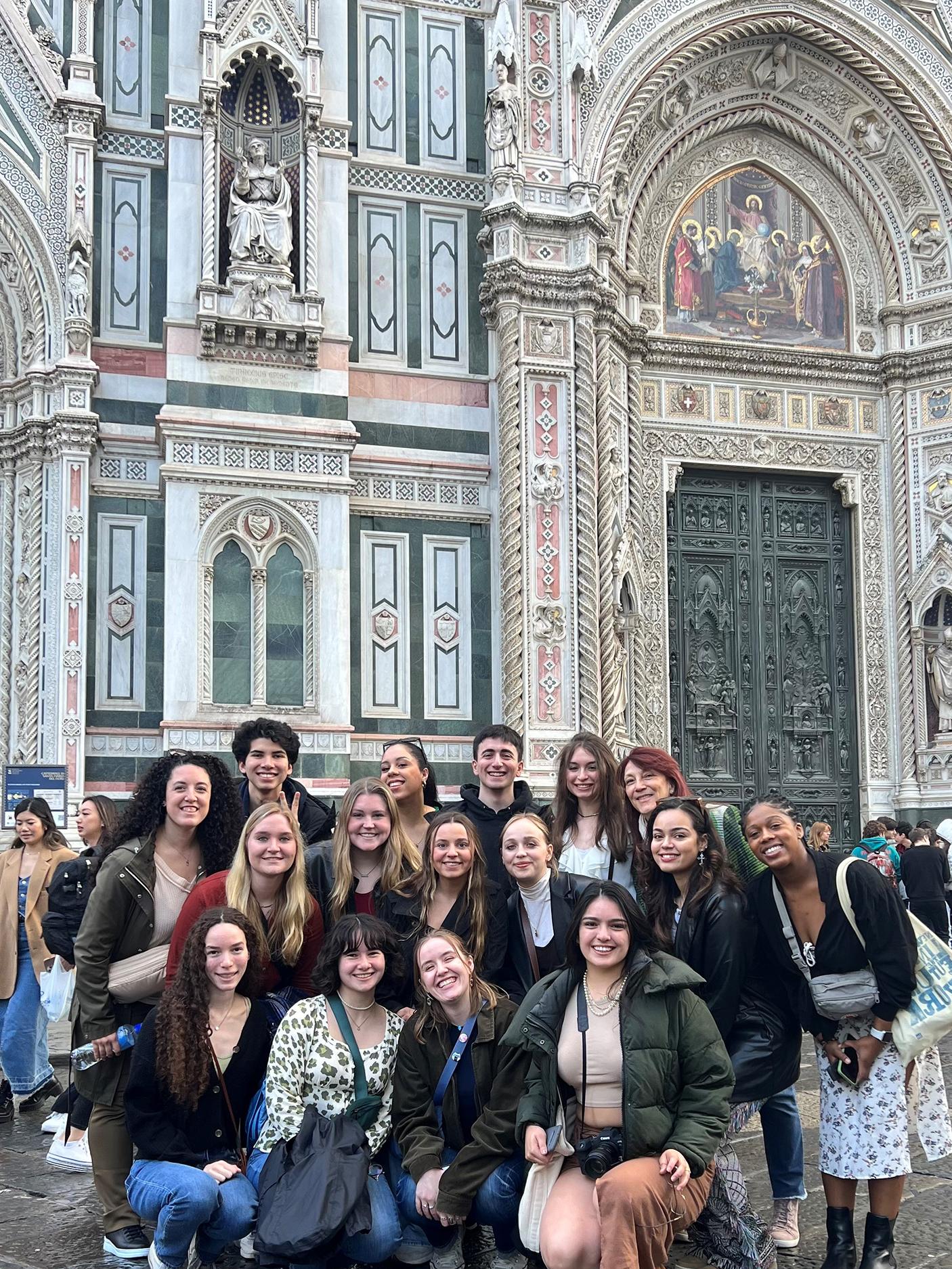 Students and faculty from the course gather outside the Cathedral of Santa Maria del Fiore before climbing the cupola.