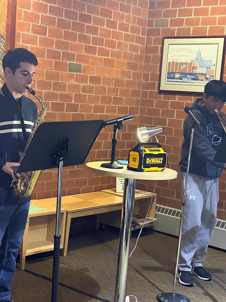 Students JJ Colombo and Alex Marcalaya perform a jazz piece.