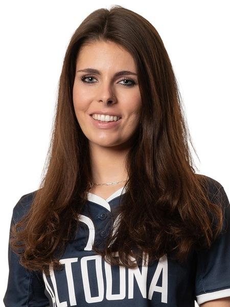 Josselyn Nau headshot