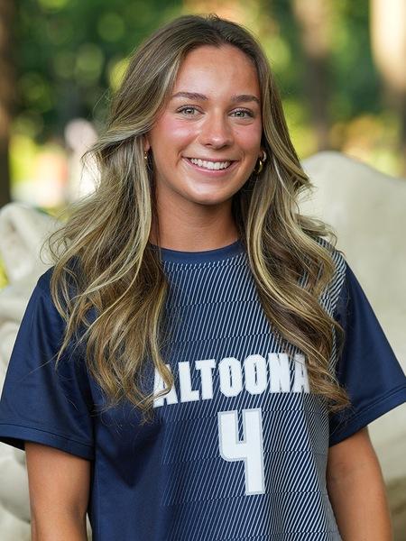 Kira Trexler headshot