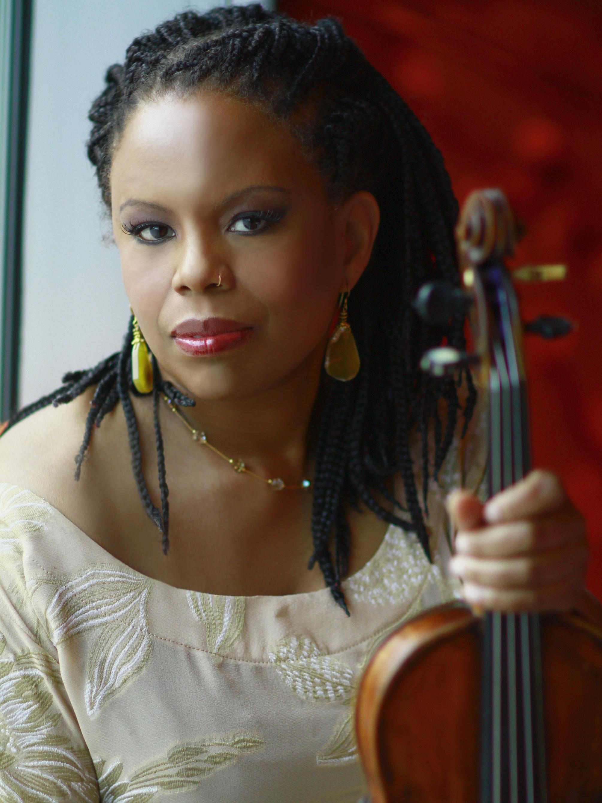 Jazz violinist Regina Carter