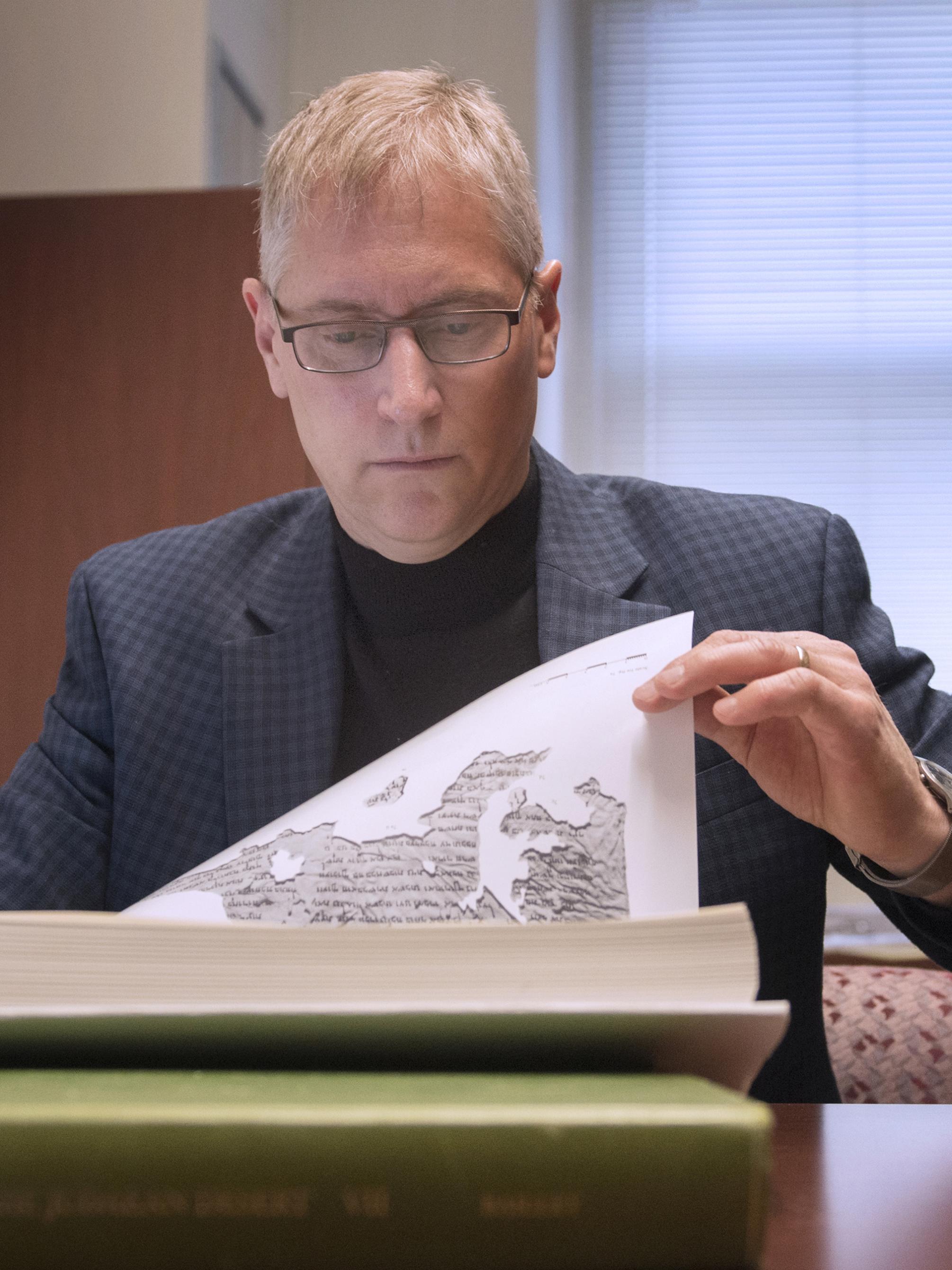 Daniel Falk in office