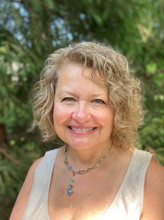 head shot of Diane McAloon