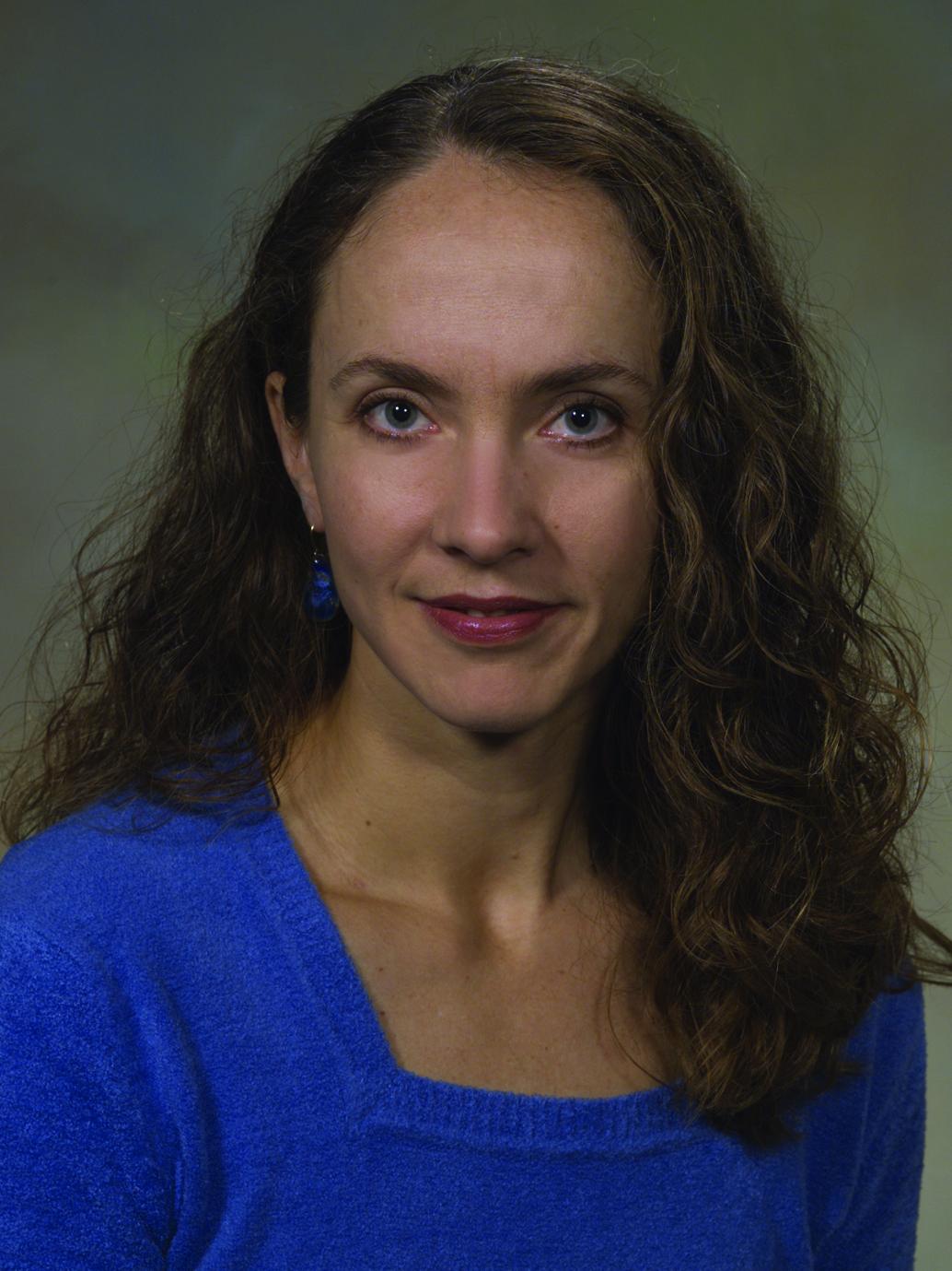 A head shot of Esther Prins
