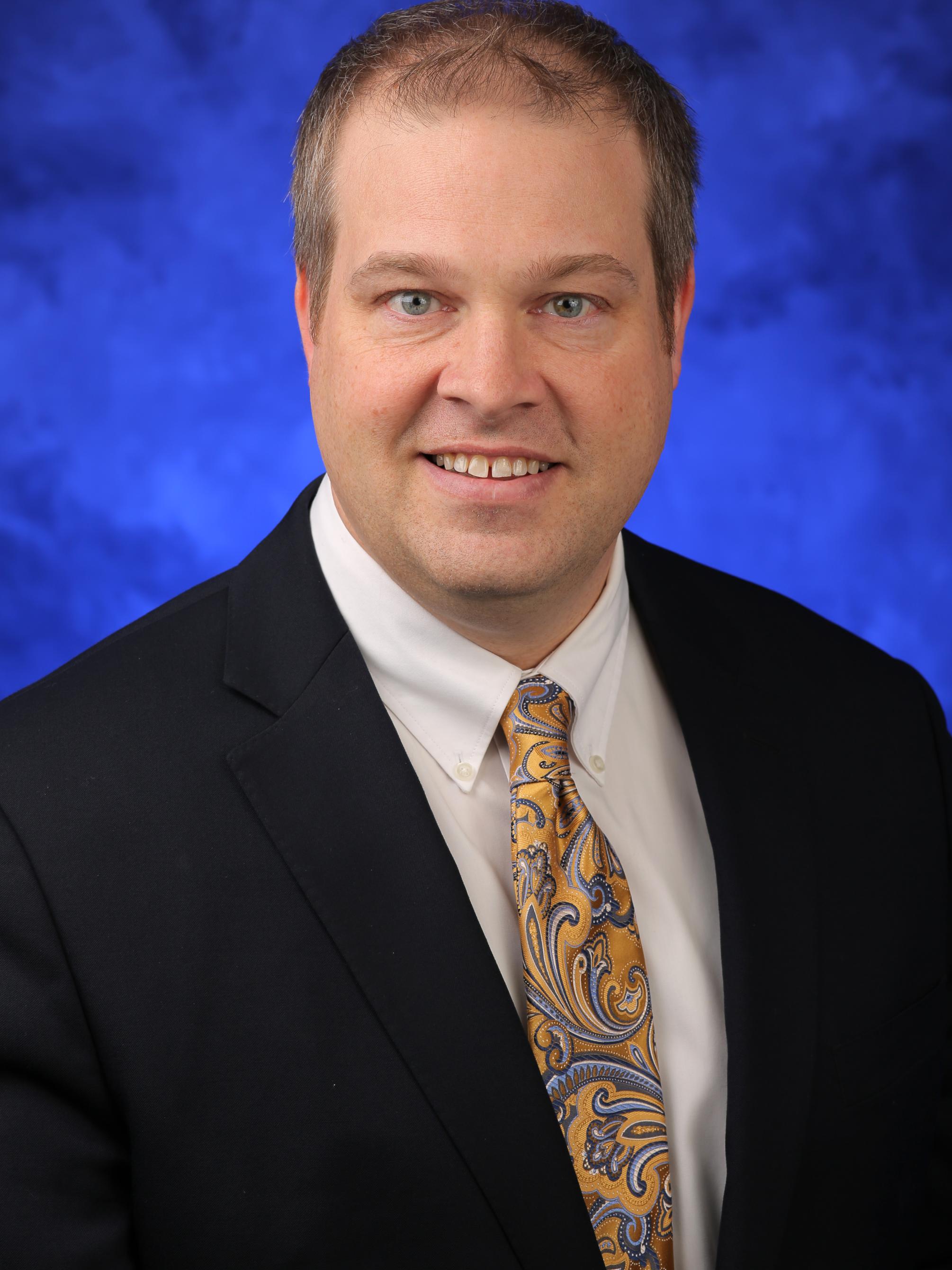 Christopher Hollenbeak headshot