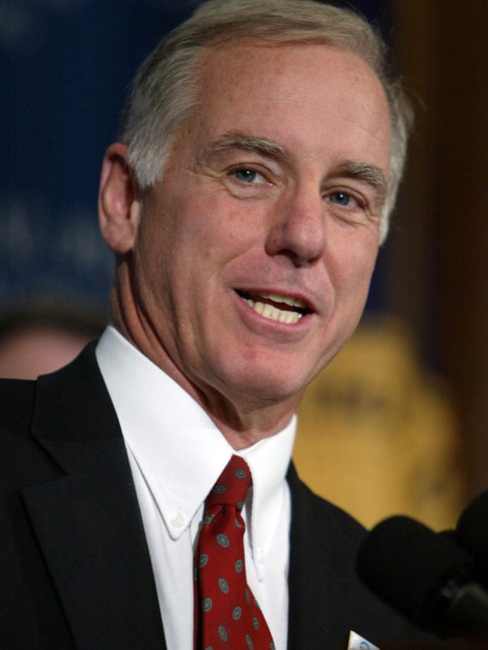 A head shot of former presidential candidate Howard Dean