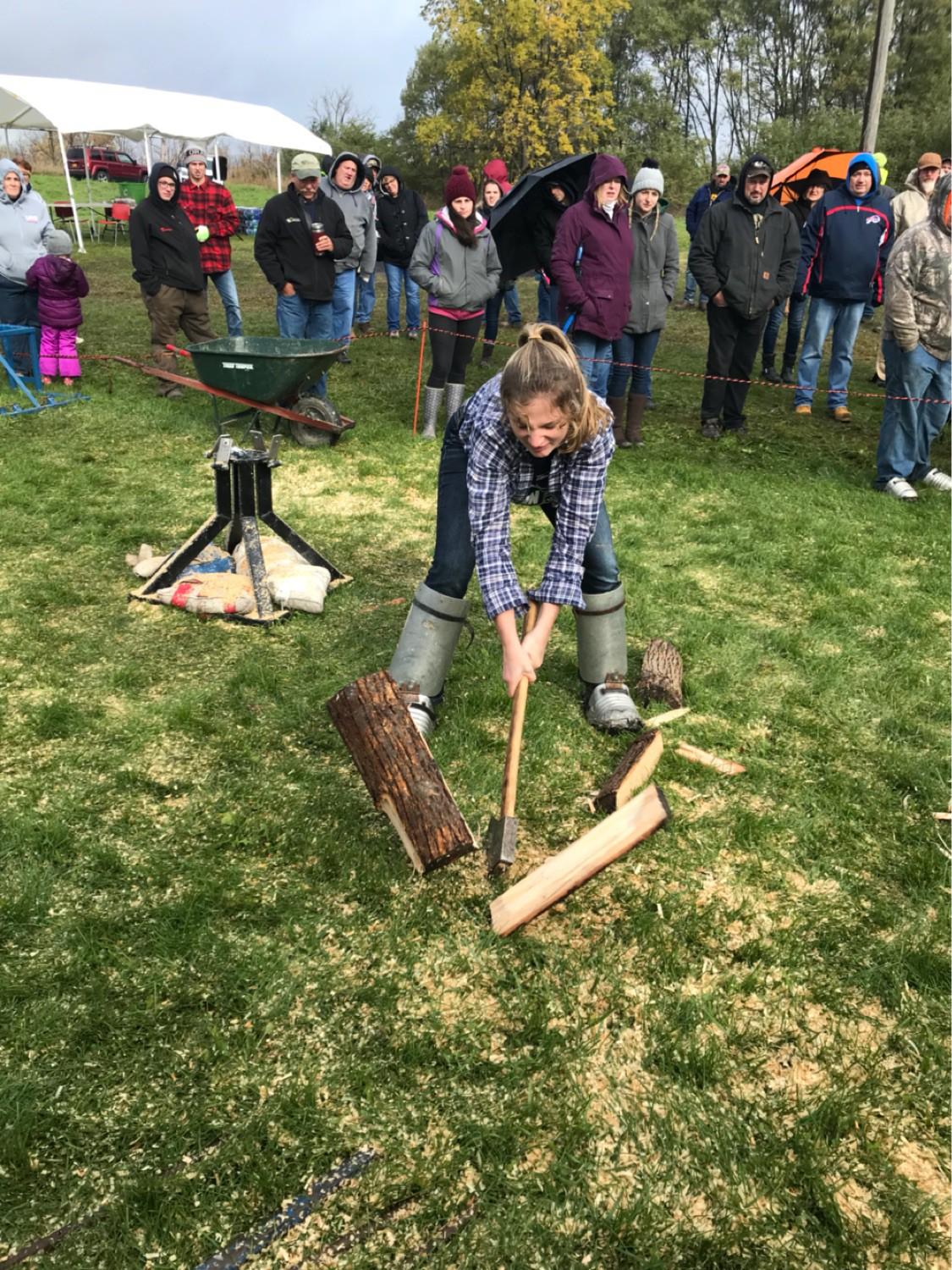 Woodsmen Team member chopping
