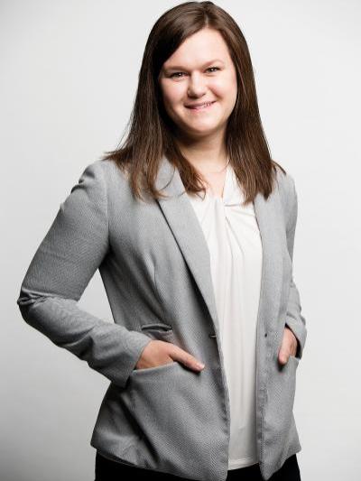 A portrait of Jessica Resig