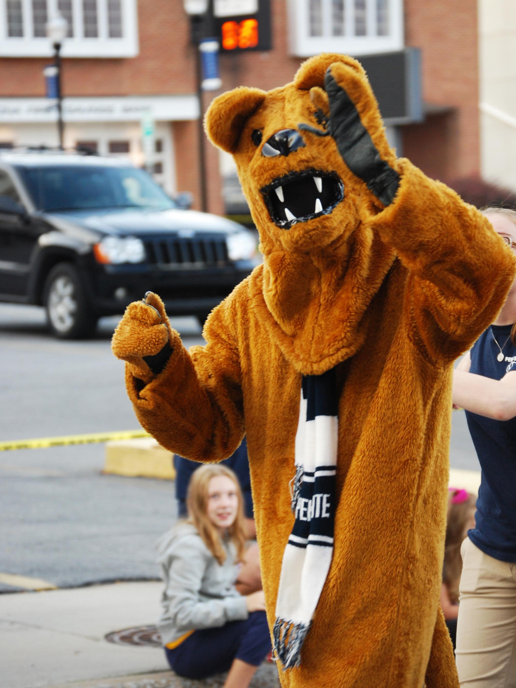 Lion-Altoona-001